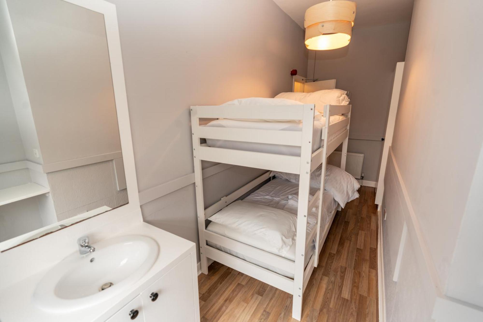 Twin Room with Shared Bathroom,1622635921:JPEG