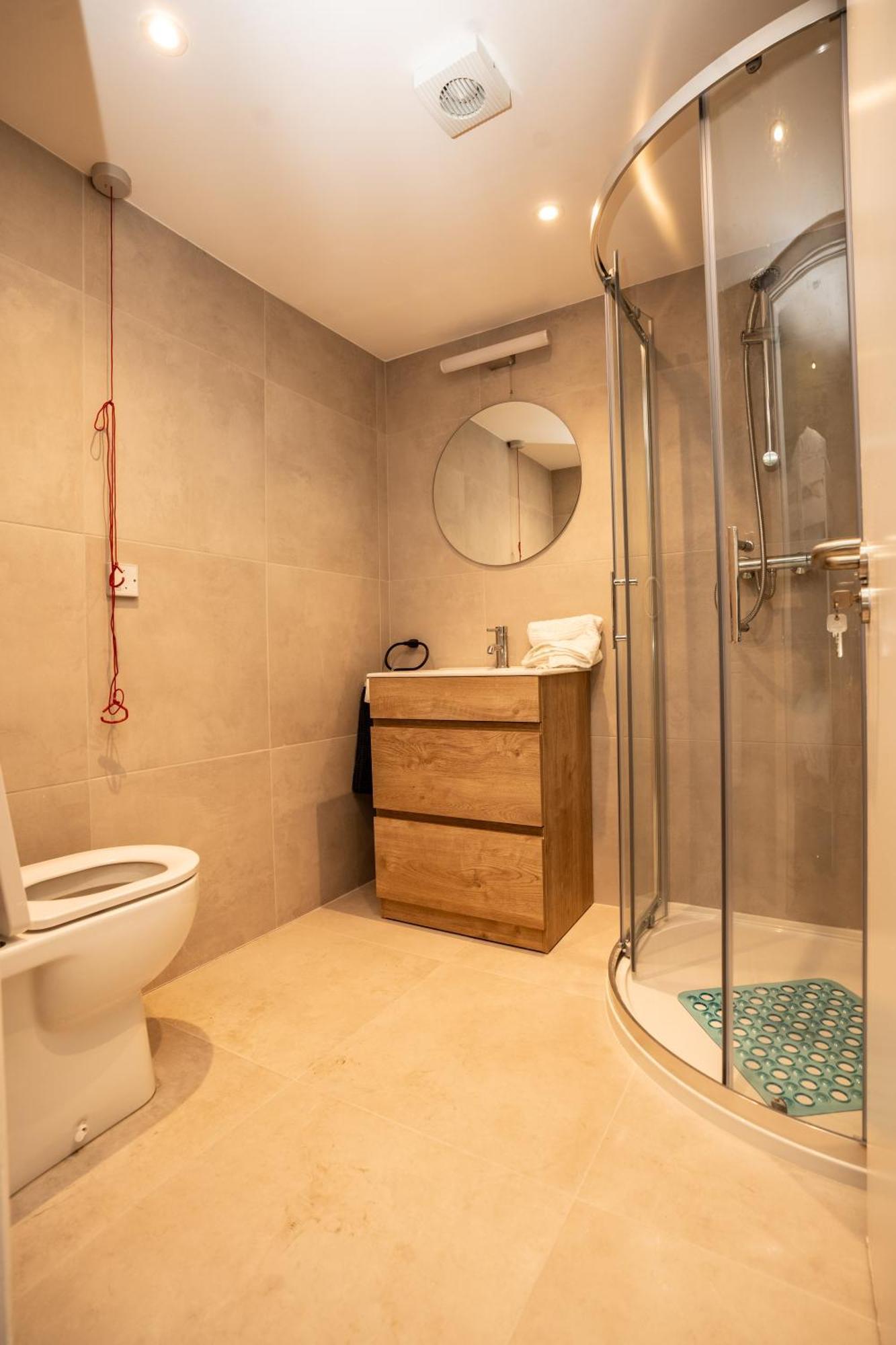 Family Room with Private Bathroom,1622647998:JPEG